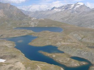 panorama con il granparadiso e i laghi