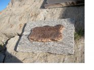 L'inizio della via ..indicato dalla targa ,,alla memoria di Perona