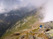 Ultime rocce per la cima con Lago Vannino e  Lago Sruer sullo sfondo