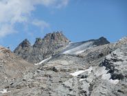 I Denti del Broglio emergono dal colle