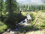 Primo dei due ponticelli poco prima del lago