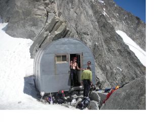 Al Canzio..al Col de Grand Jorasses non si e' mai soli..