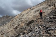 Raffaele sta per superare la barra rocciosa che porta in vetta (21-8-2012)
