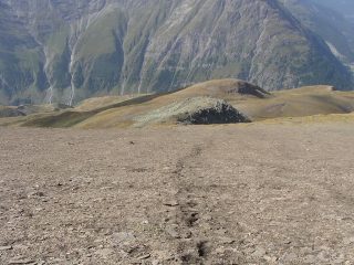 discesa diretta su tracce di sentiero