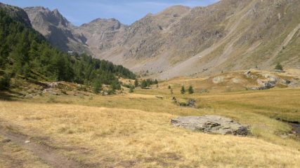 Il pianoro prima del rifugio