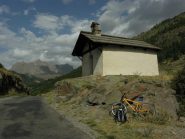 Chiesetta lungo il tratto asfaltato