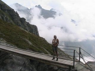 Bellissimo attraversamento su torrente