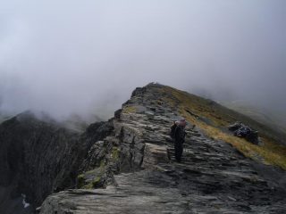 in discesa dopo la panchina  sotto la vetta....