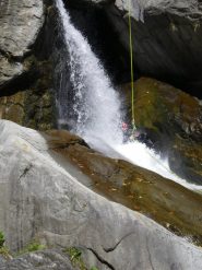 cascatella nella parte inferiore