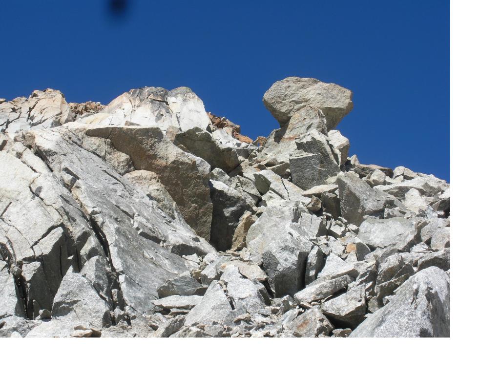 Il fungo di roccia..circa a meta' della cresta