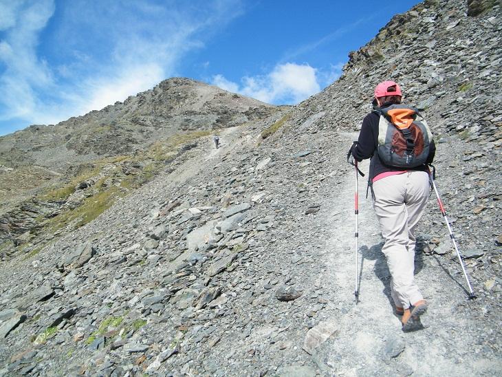 Il Monte Scorluzzo da poco oltre l'ultimo bivio 