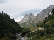 le pyramides dall'inizio della valle