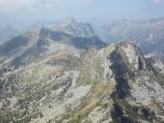 A dx Cima Masneè, a sx Pizzo Costisc e al centro il Piancascia
