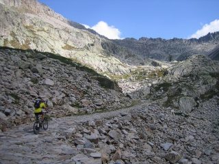 la risalita verso il colletto di Valasco