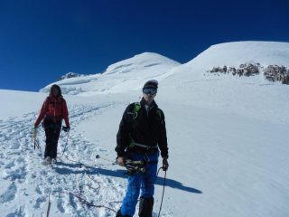 Scendendo verso il Colle della Brenva