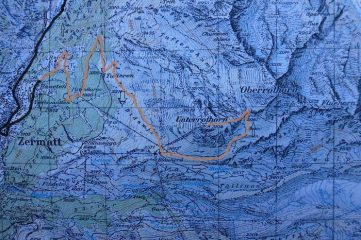 in nero Asfalto, in marrone sterrato e misto a sassi