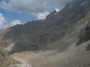 in marcia verso il Bozano, vista sul Corno Stella e sulla Catena delle Guide