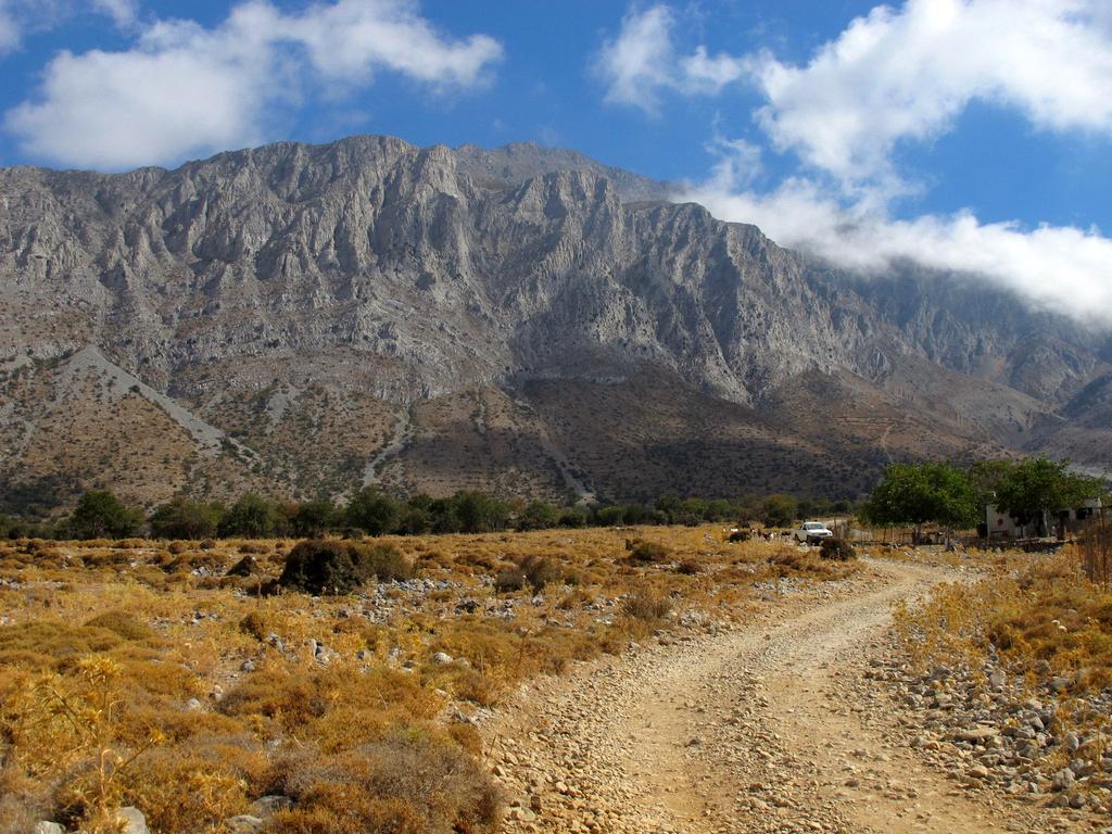 Il Dhikti (o Spathì) visto dai pressi della chiesa di Aghio Pnevma
