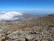 Fra le nuvole si vede parte del pianoro del Lassithi e della costa nord