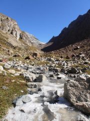 06 - Comba della Sassa con torrenti gelati fino alle 11 di mattina