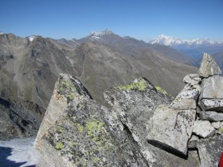 La vetta con Bianco sullo sfondo