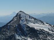 rocciamelone con monviso che fa capolino