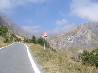 cartello impietoso (14%) ad inizio salita (e non è il tratto peggiore!)