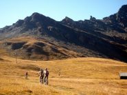 dopo l'asfalto ora il sentiro verso il Colle Chamoussieres