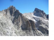 L'Aig.Oriental de Soreiller e a dx le Plaret dall Aig. Dibona