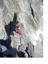 Non mancano le cordate qui sulla normale..