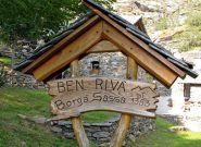 Un simpatico benvenuto alla borgata Sassa