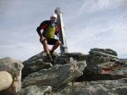 in vetta alla Torche mt 3016  .  la croce come si vede è rotta.