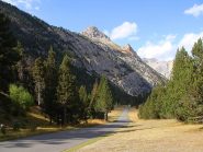 la guglia rossa vista dal parcheggio