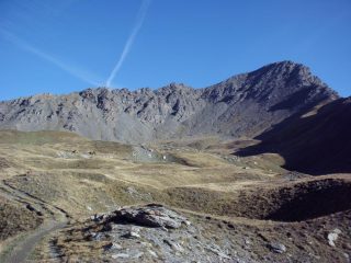 La cresta di salita e la vetta