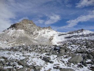 La mare Percia a dx col canalino alla sua sx , la cresta , sommitale Fourà , sx la discesa della  normale Fourà.