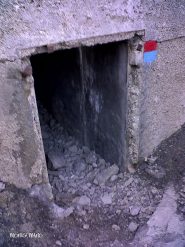 uscita dalla galleria con tracce rosso blu