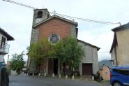 al parcheggio vicino la chiesa del paese