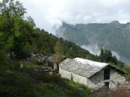 Alpe Sales, in alto a dx la testa di Betassa