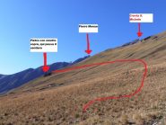 04 - poco sotto il pannello indicatore, ci si allontana dal sentiero per il colle d'Etiache per raggiungere la traccia che prosegue verso la Crsta S.Michele