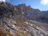la cengia (sconsigliabile) con la quale siamo tornati in cresta