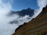 rocciamelone..sale la nebbia