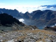 in salita sullo spallone erboso