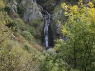 cascata al'uscita del bosco