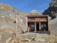 dal biv la vetta a sx la cresta ovest parte alta