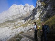 Enza e Francesco sullo sfondo il massiccio della presolana