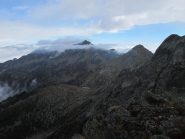 Il Debat fra le nuvole, Punta Dondogna e il lago di Lesiney