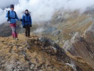 Stefano e Giulio sull'anticima del facciabella dietro il lago santanel