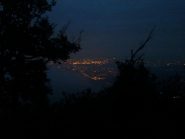 Veduta della pianura illuminata dalla cima