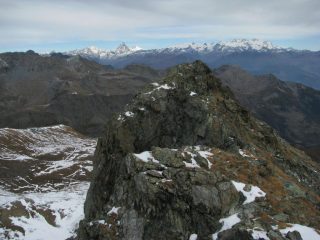 Bec Larissa e gruppo del Rosa sullo sfondo