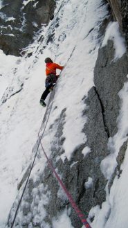 Enrico sui tiri alti della via